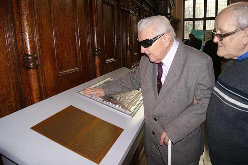 Jednak najbardziej dobitny przykład tego, jak bardzo niewidomi potrzebują podobnych wystaw, jest przykład Jana Nurzyńskiego