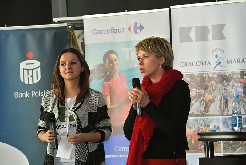 Od lewej: Karolina Kubala (42 Do Szczęścia) i Agnieszka Peti, prezes Fundacji Jaśka Meli Poza Horyzonty