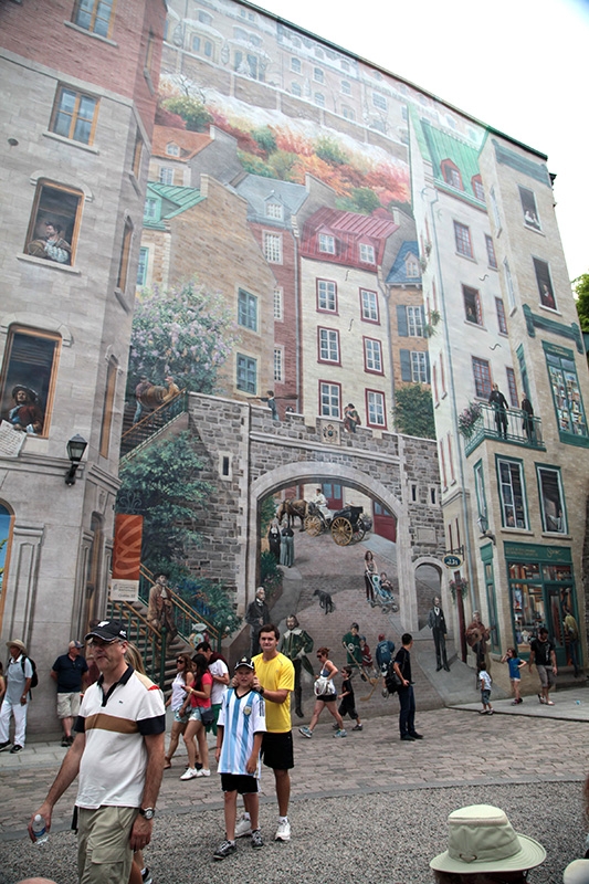 Mural na jednym z budynków w Quebec City