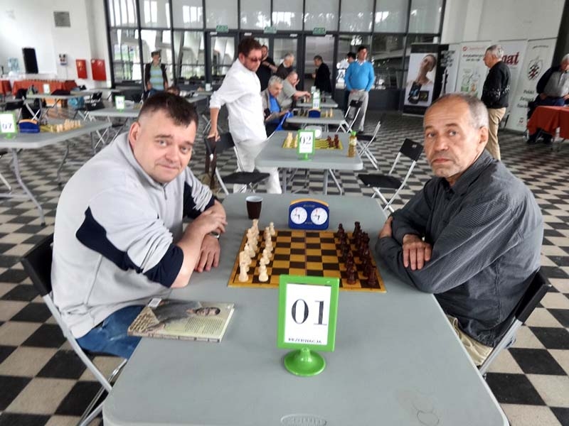 Po lewej zwycięzca kat. Open Rafał Przedmojski i Manfred Mannke zwycięzca w kat. niepełnosprawni