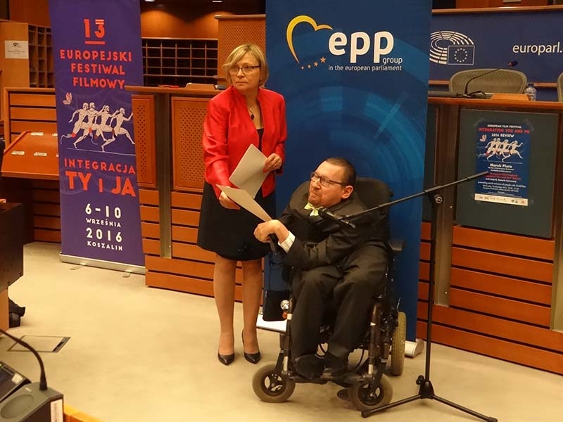 Marek Plura rozpoczyna spotkanie w Parlamencie Europejskim