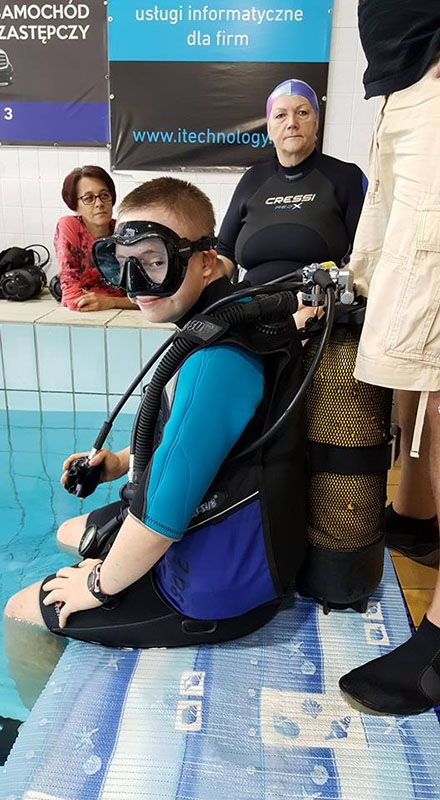 Pierwszy basenowy obóz nurkowy dla osób z niepełnosprawnością intelektualną