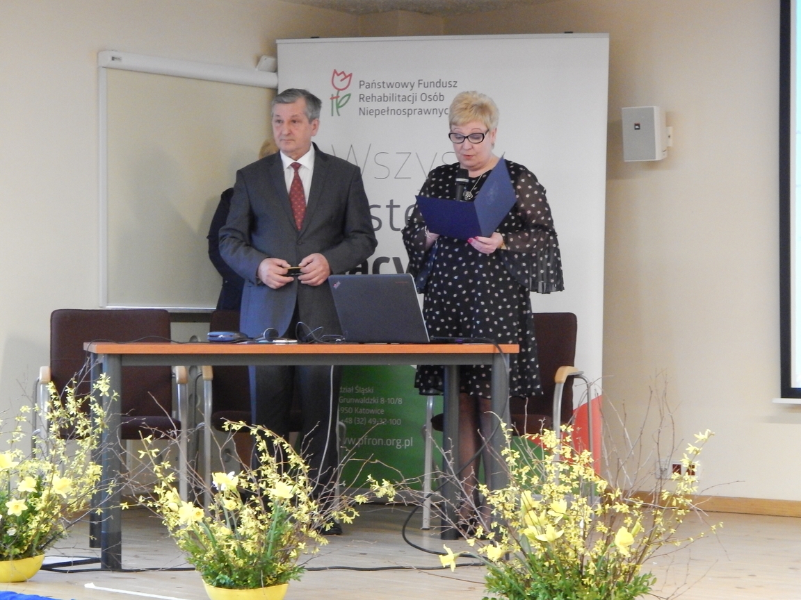 Uczestników konferencji powitali Violetta Trzcina i Jan Wroński