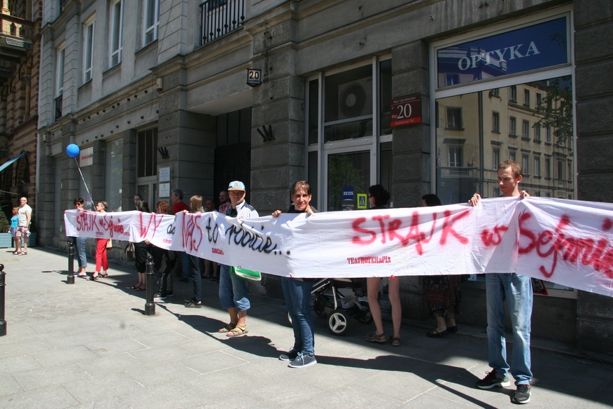Teatroterapia z Warszawy popiera strajkujących