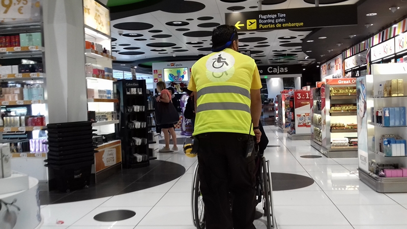 Serwis dla niepełnosprawnych na lotnisku w Arrecife