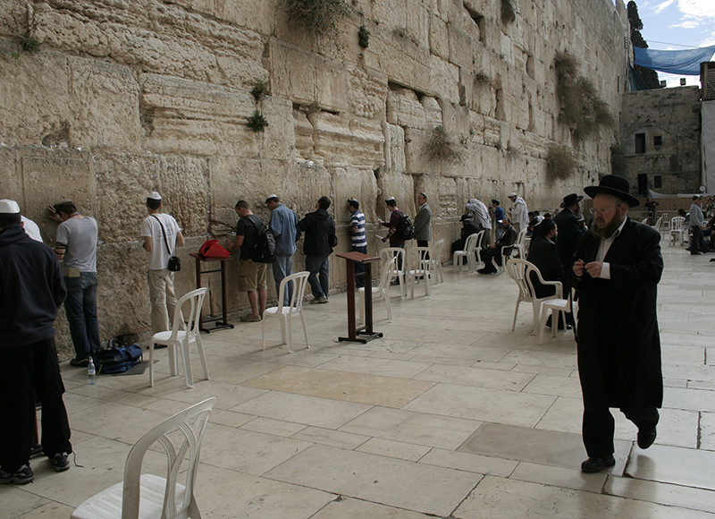 Przy Ścianie Płaczu w Jerozolimie
