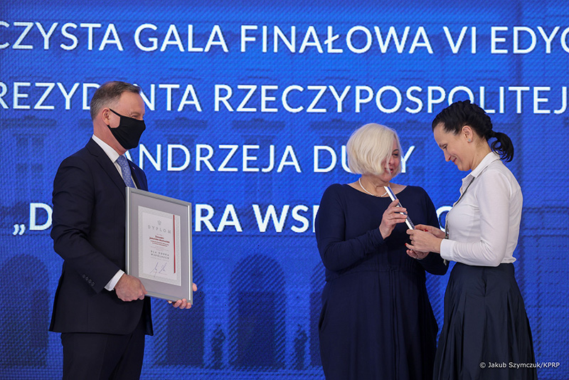 Nagrodę otrzymuje Zuzanna Janaszek-Maciaszek