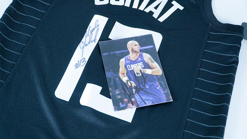 Koszulka drużyny NBA Los Angeles Clippers z autografem od Marcina Gortata