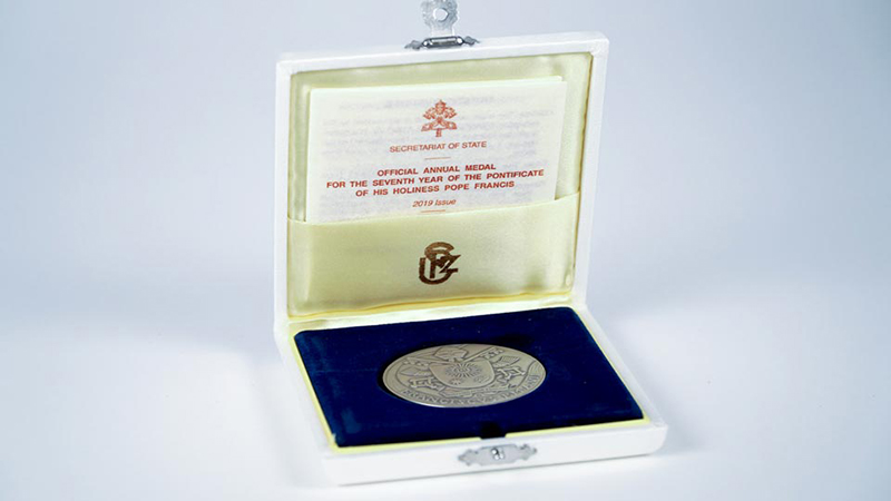 Srebrny medal 7. roku pontyfikatu od Papieża Franciszka