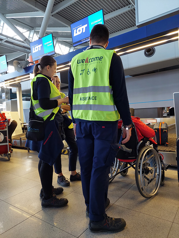 Serwis do obsługi pasażerów z niepelnosprawnością na lotnisku (Okęcie)