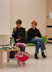 Eliza Kącka z córką na spotkaniu w APS w Warszawie